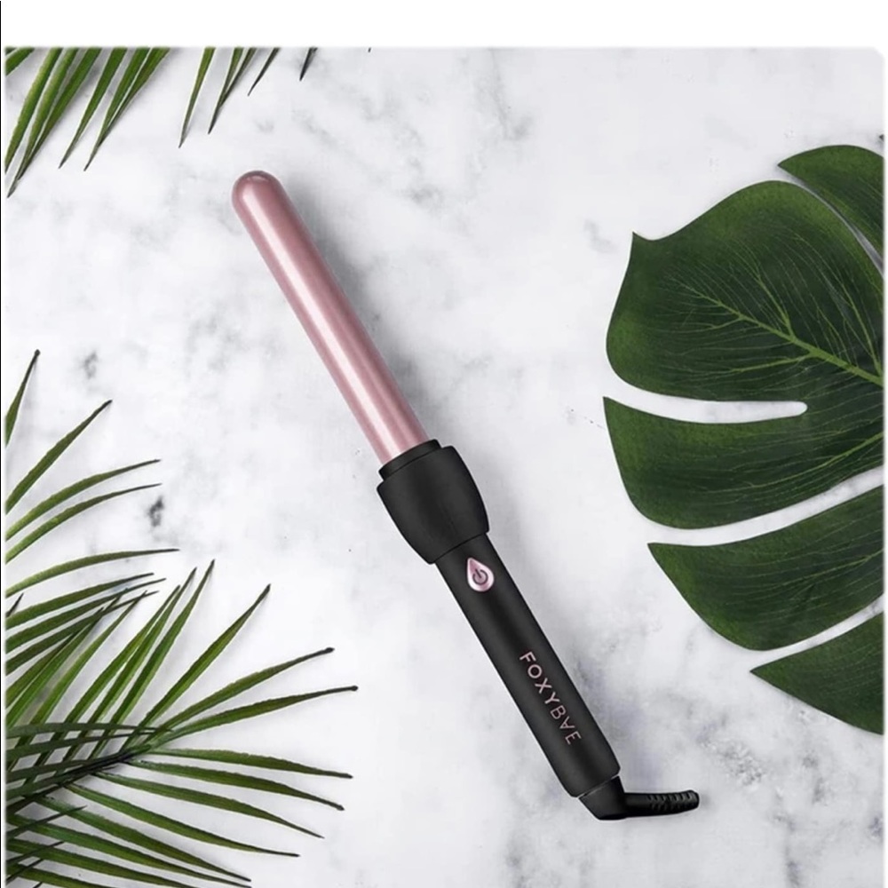 Foxybae Rose Gold Curling Wand. Brand new.